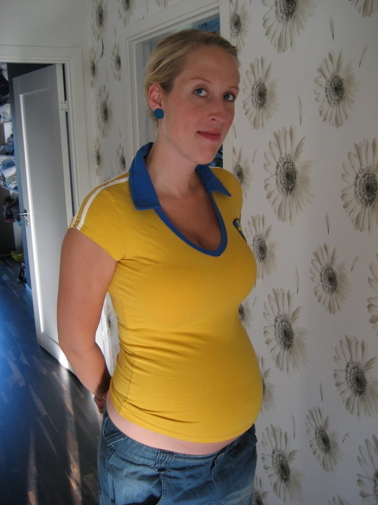 Sdruws2 - schwedische schwangere große titted Frau ausgesetzt
 #88572444