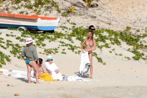 Slut Model Edita Vilkeviciute Nude Beach #101038044