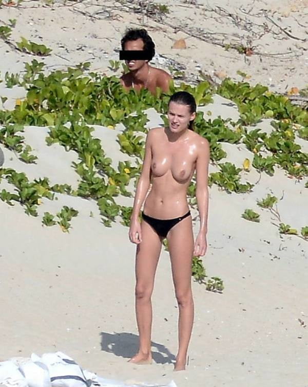 Slut Model Edita Vilkeviciute Nude Beach #101038067