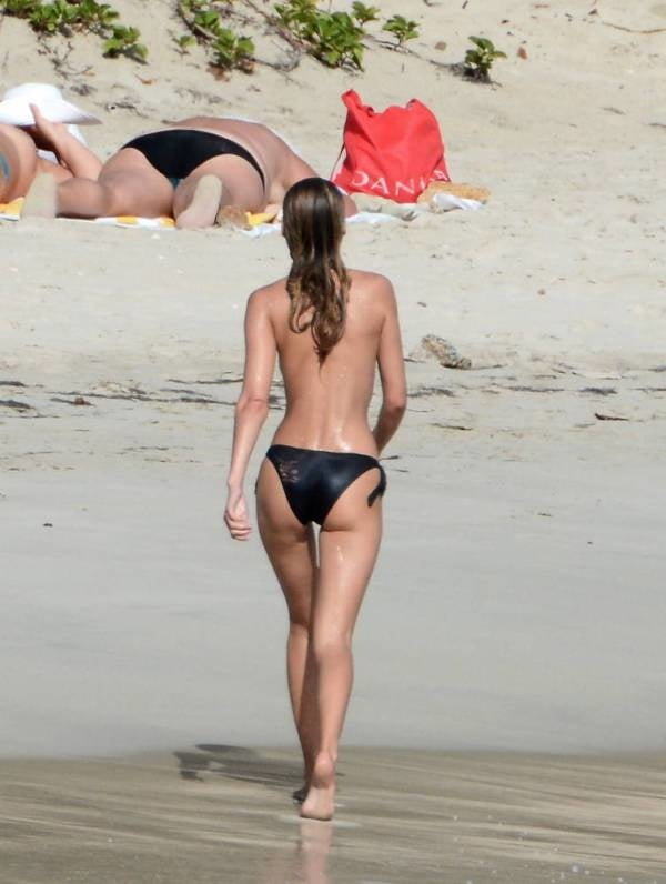 Slut Model Edita Vilkeviciute Nude Beach #101038098