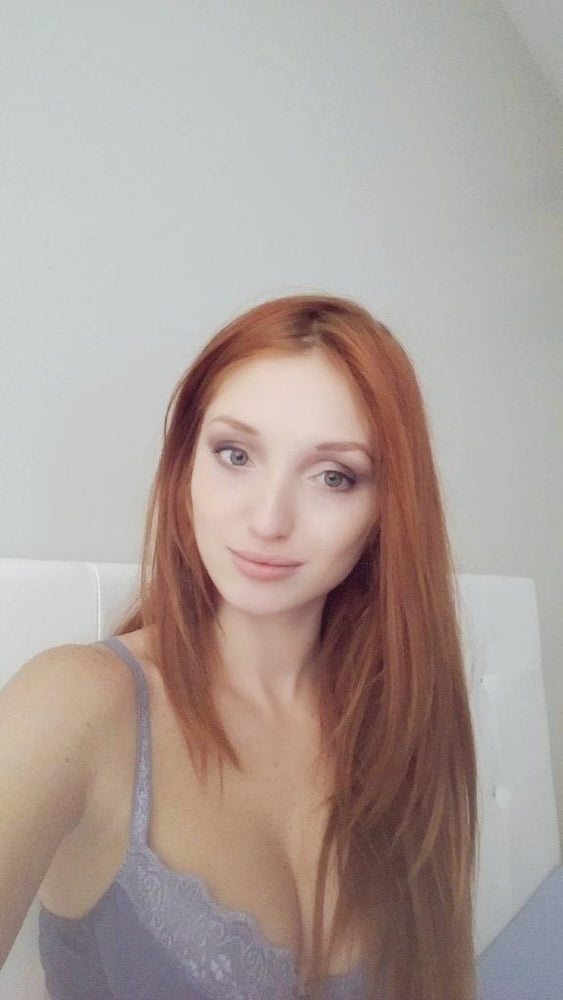 La rousse la plus sexy non nue 3
 #81158742