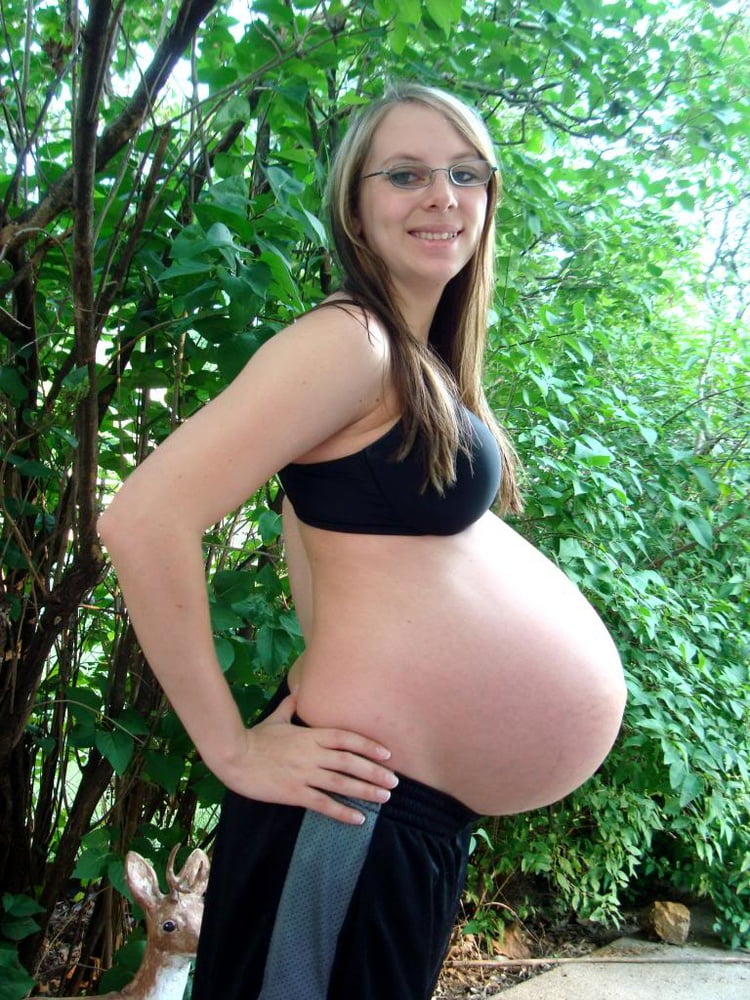 妊娠中の女性
 #104807601
