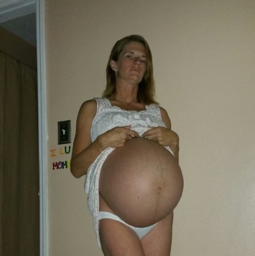 Heavy Pregnant #104807672