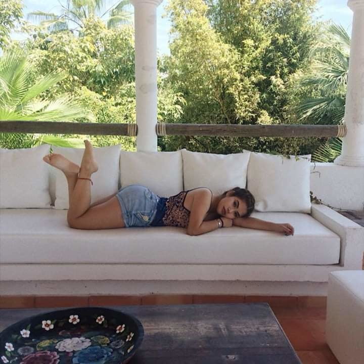 Putitas de la paz (diversas)
 #104641310