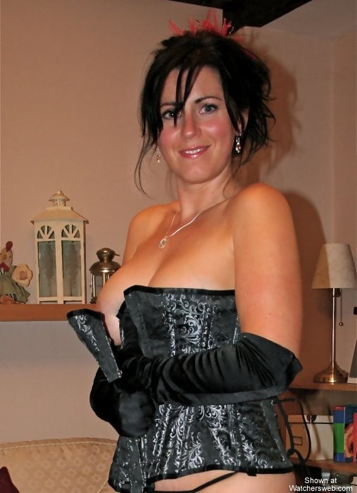 Schöne kurvige große Titten haarige Fotze schlampige Milf
 #94671664