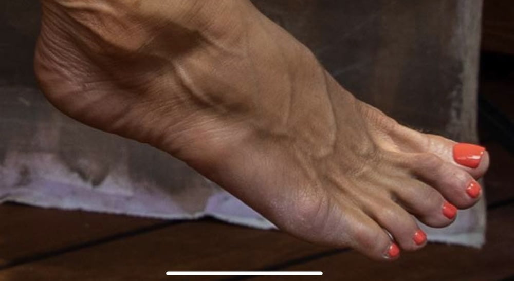 I piedi milf di Jennifer aniston
 #81570821