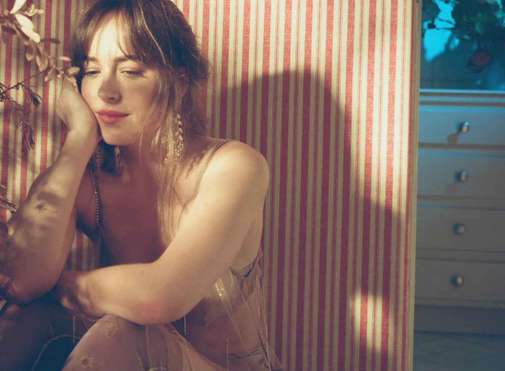 Dakota Johnson Cute Woman #89634274