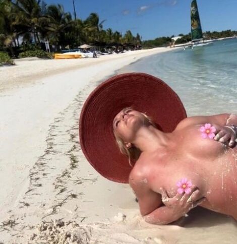 Britney Spears nude #107600575