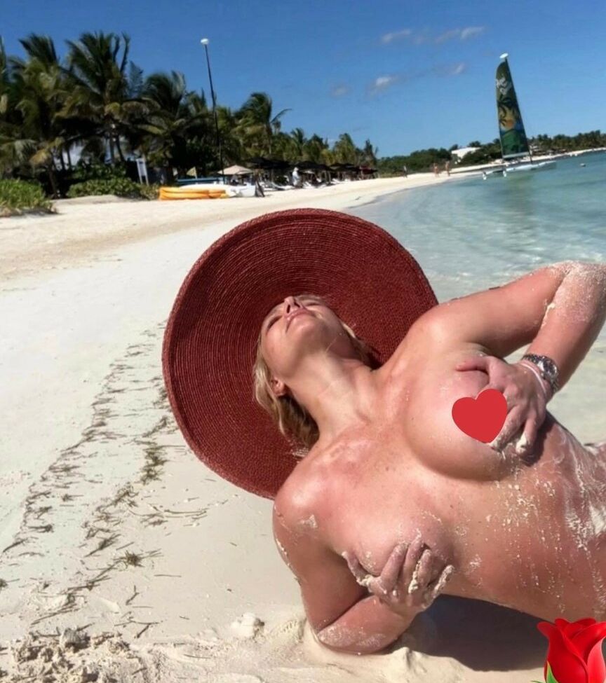 Britney Spears nude #107600652