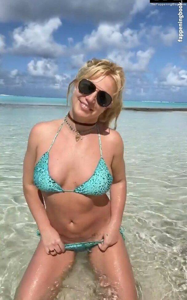 Britney Spears nude #107600862