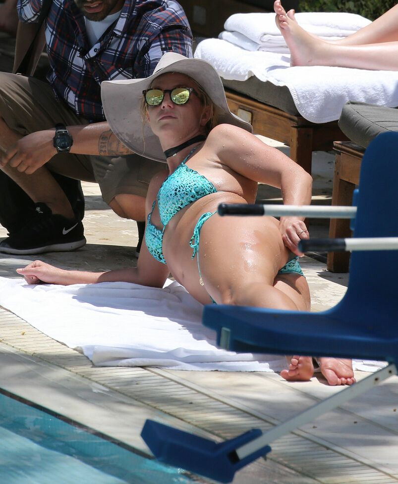 Britney Spears nude #107600986