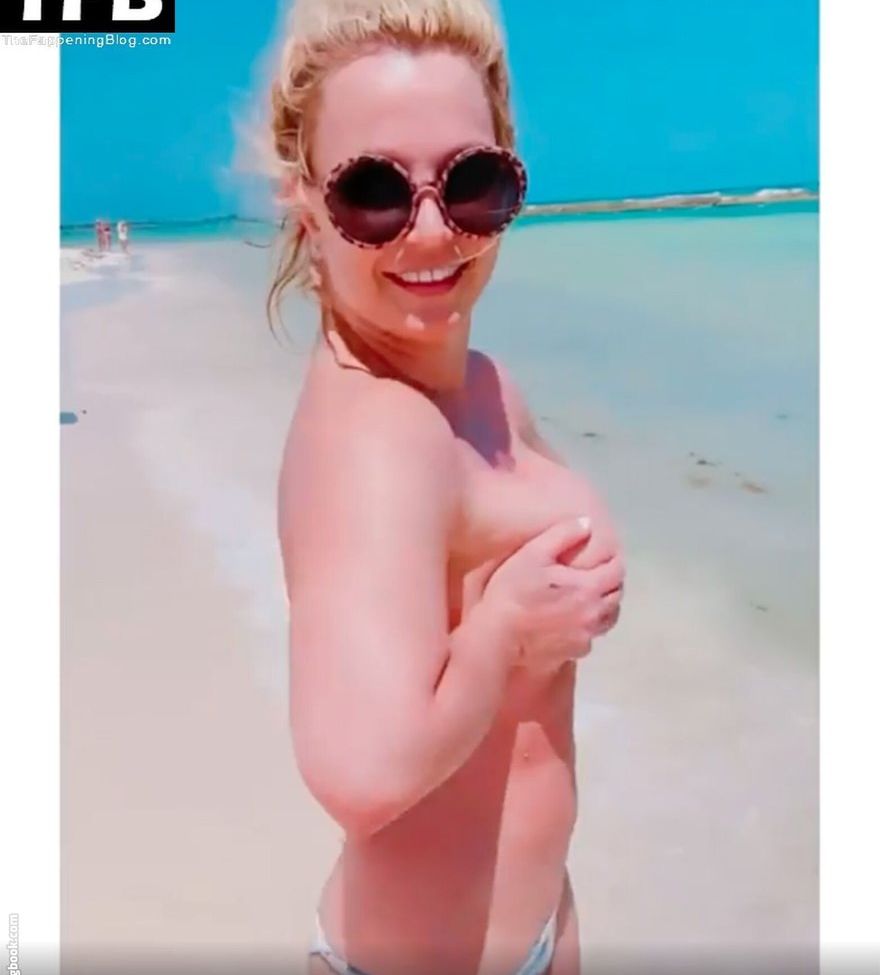 Britney Spears nude #107601146