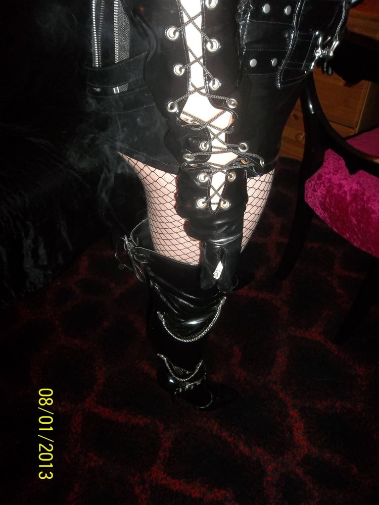 Nueva chica en la ciudad pt 2
 #106817204