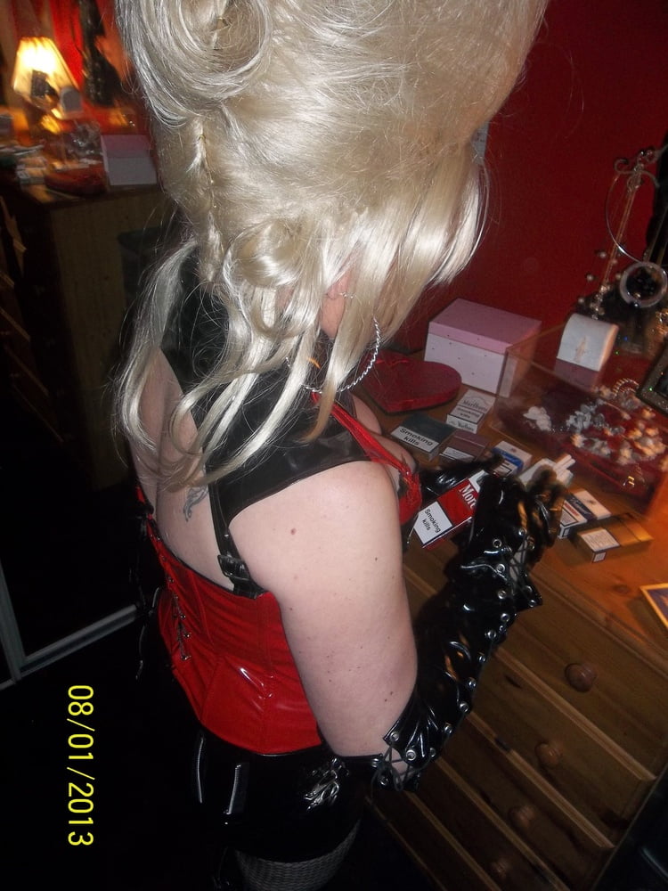 Nueva chica en la ciudad pt 2
 #106817261