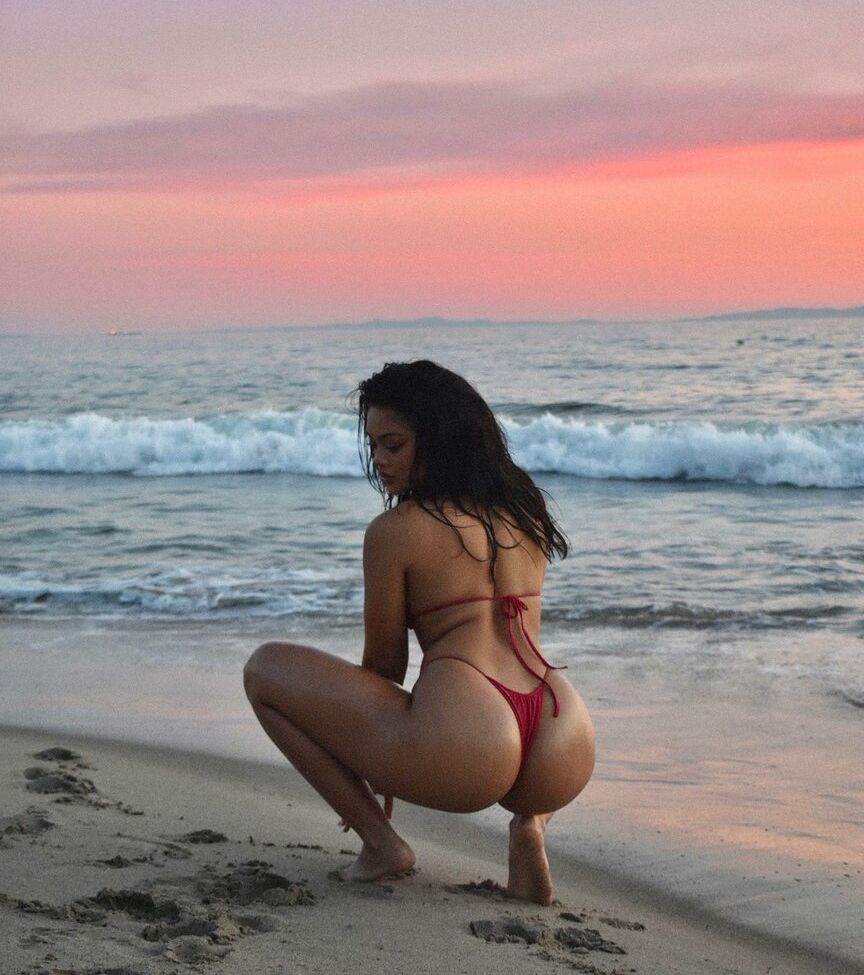 Caitlyn Mwenifumbo desnuda #108134658