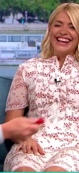 ¡Ojalá holly willoughby fuera mi esposa!
 #80875503