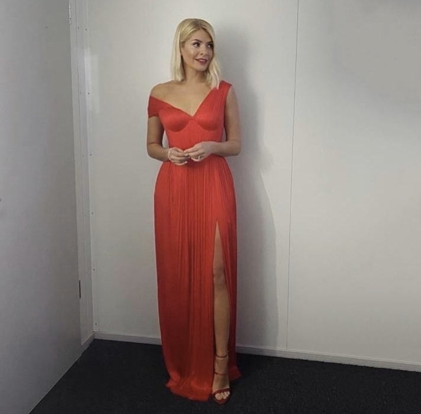 ¡Ojalá holly willoughby fuera mi esposa!
 #80875579