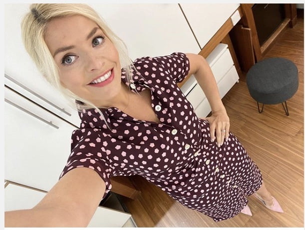 ¡Ojalá holly willoughby fuera mi esposa!
 #80875873