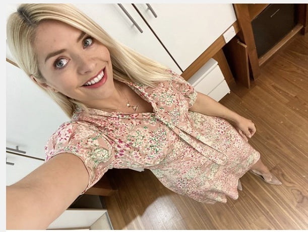 ¡Ojalá holly willoughby fuera mi esposa!
 #80875876