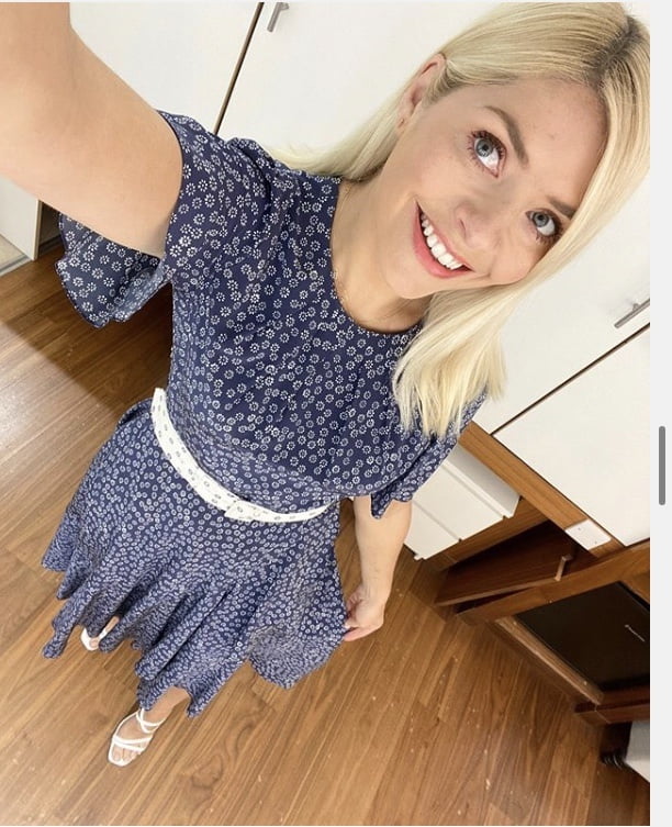 ¡Ojalá holly willoughby fuera mi esposa!
 #80875879