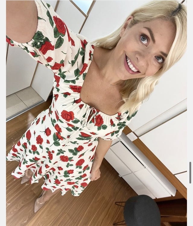 ¡Ojalá holly willoughby fuera mi esposa!
 #80875900