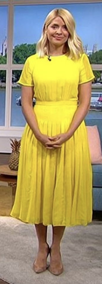 Wish holly willoughby was my wife !
 #80876138