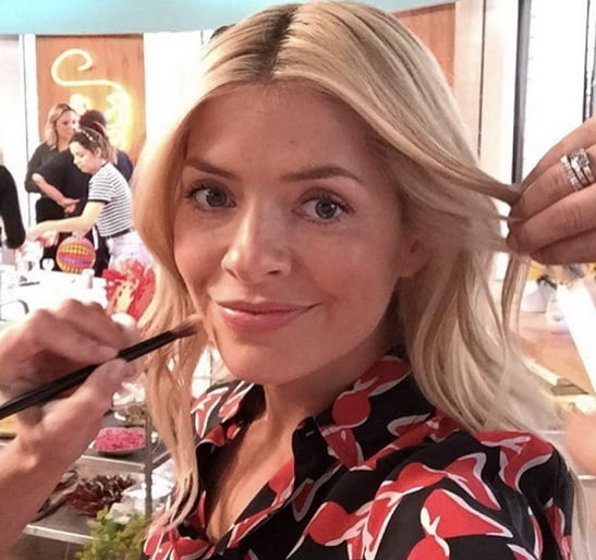 Vorrei che holly willoughby fosse mia moglie!
 #80876502