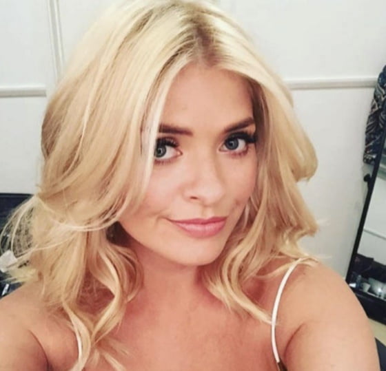 ¡Ojalá holly willoughby fuera mi esposa!
 #80876531