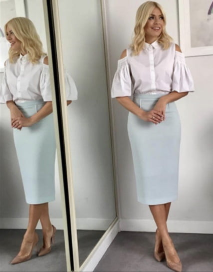 ¡Ojalá holly willoughby fuera mi esposa!
 #80876533