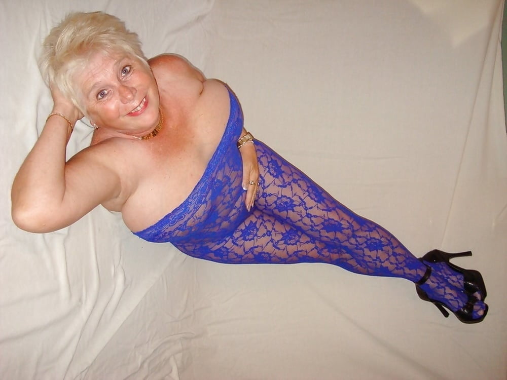 Divers granny mature bbw busty vêtements lingerie 5
 #103348612