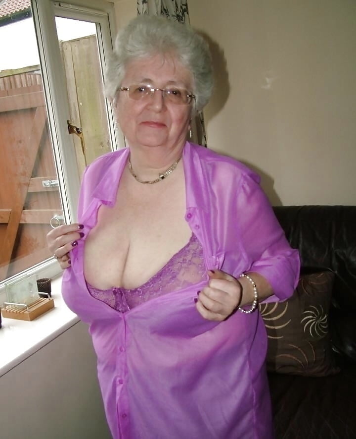 Varie granny mature bbw busty vestiti lingerie 5
 #103348942