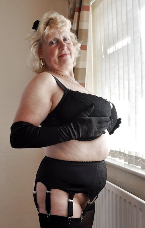 Divers granny mature bbw busty vêtements lingerie 5
 #103349502
