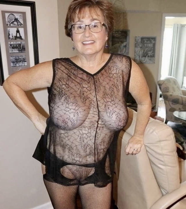 Divers granny mature bbw busty vêtements lingerie 5
 #103350029