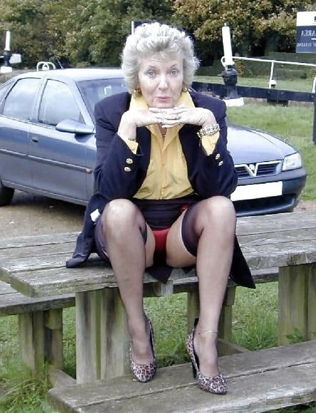 Divers granny mature bbw busty vêtements lingerie 5
 #103350035