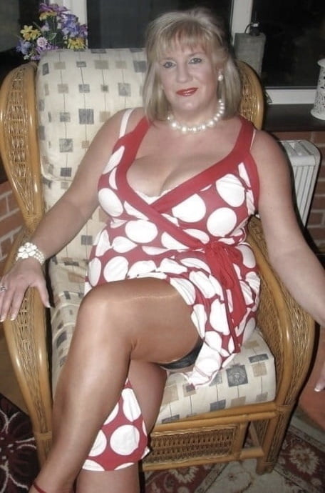 Divers granny mature bbw busty vêtements lingerie 5
 #103350143