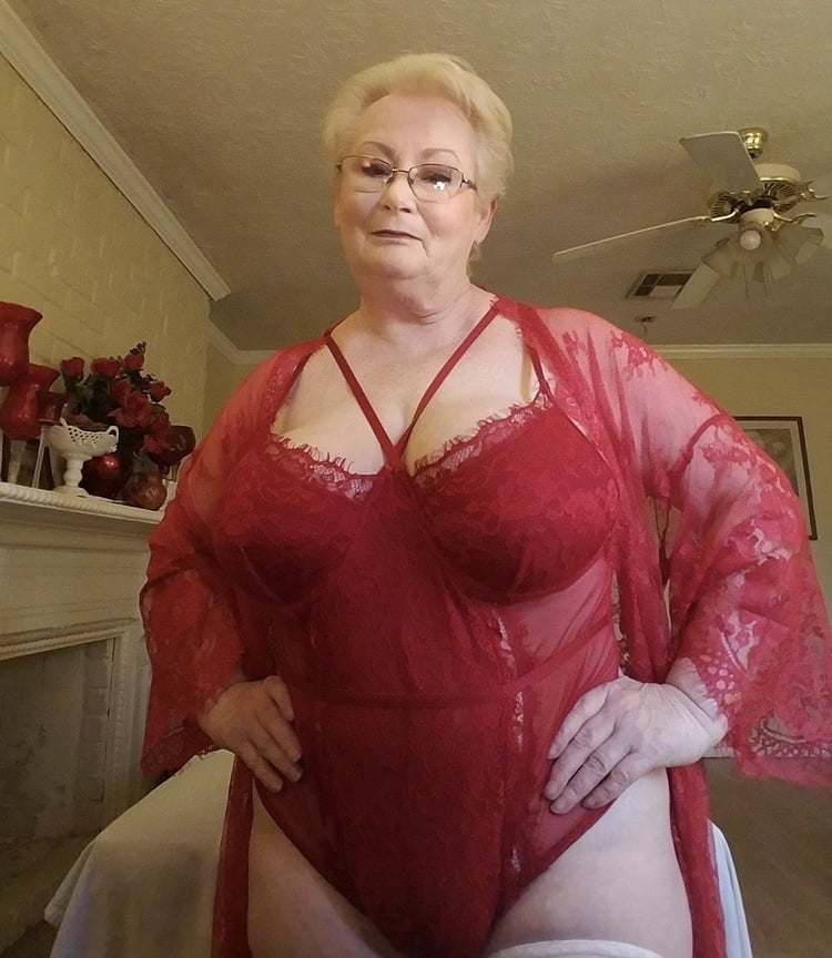 Divers granny mature bbw busty vêtements lingerie 5
 #103350214