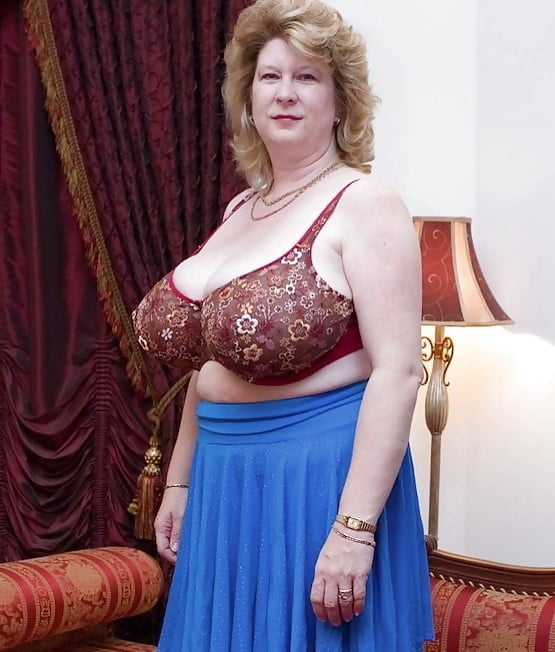Divers granny mature bbw busty vêtements lingerie 5
 #103350263