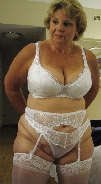 Varie granny mature bbw busty vestiti lingerie 5
 #103350586
