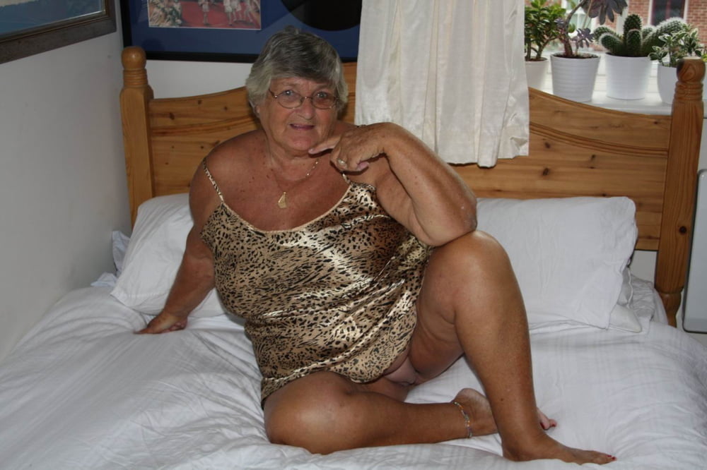 Varie granny mature bbw busty vestiti lingerie 5
 #103350833