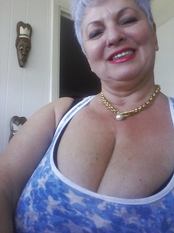 Varie granny mature bbw busty vestiti lingerie 5
 #103351292