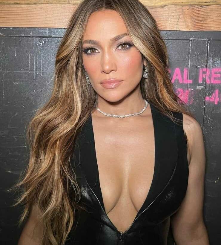 Jennifer Lopez nude #107832461