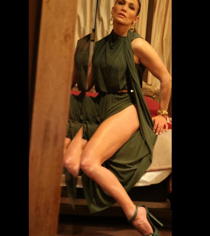 Jennifer Lopez nude #107832617