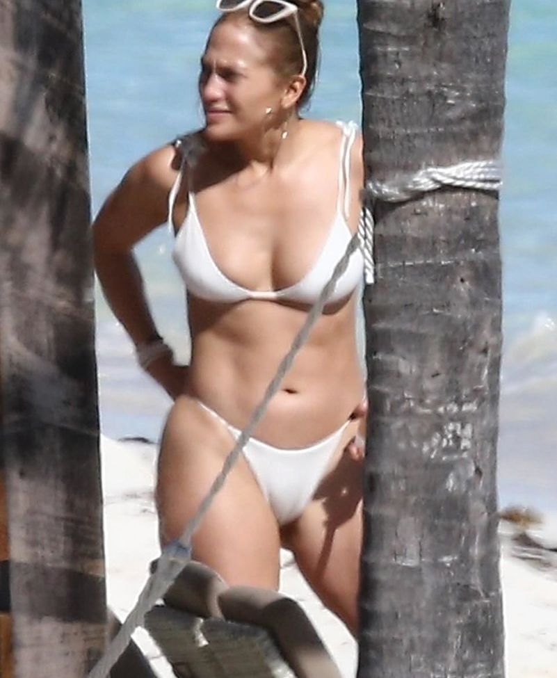 Jennifer Lopez nude #107832784
