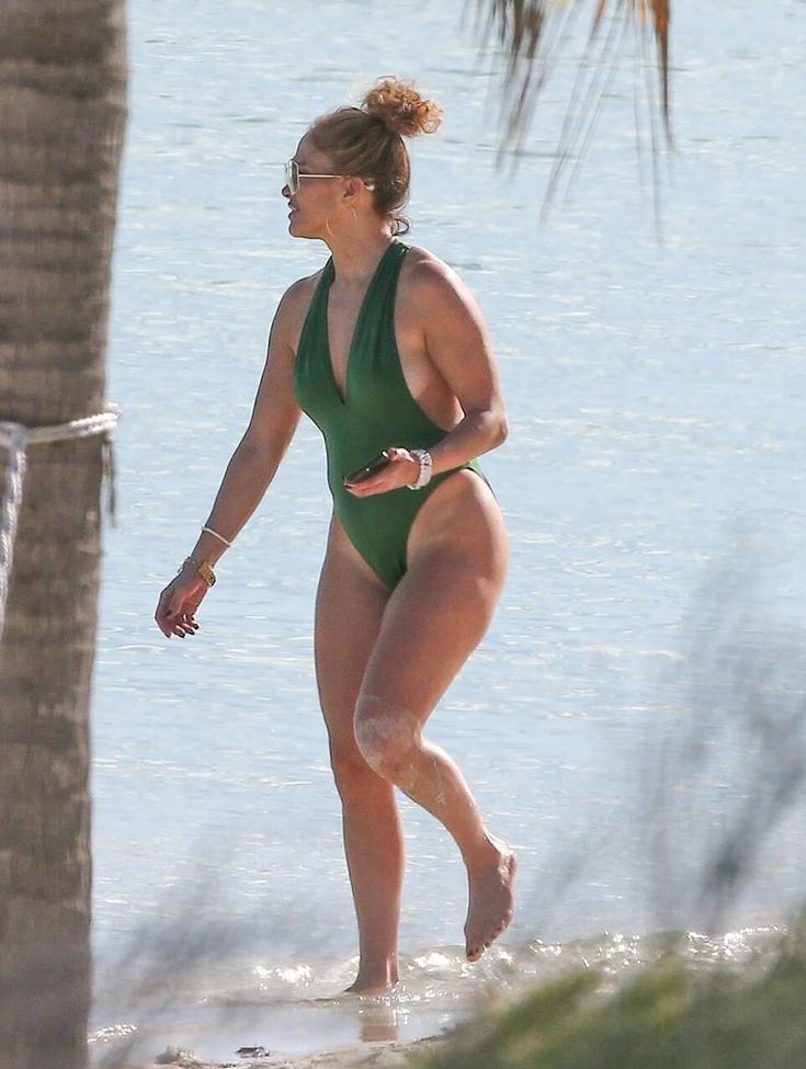 Jennifer Lopez nue #107832796