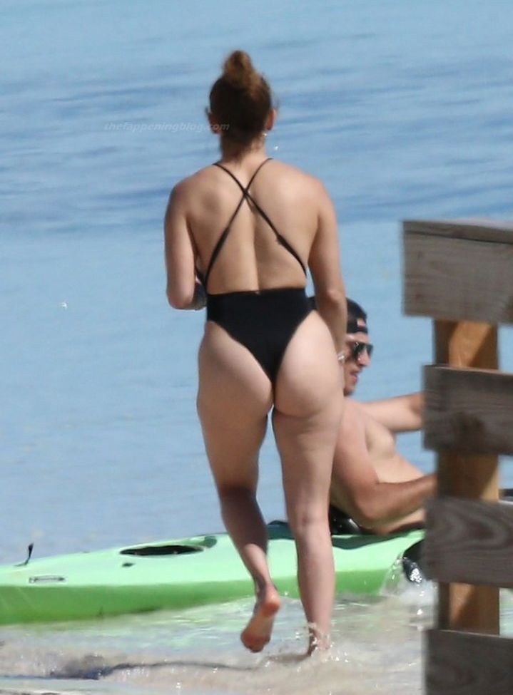 Jennifer Lopez nude #107832815