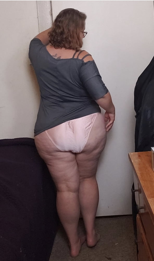 Caderas anchas de las mujeres 322
 #104520803