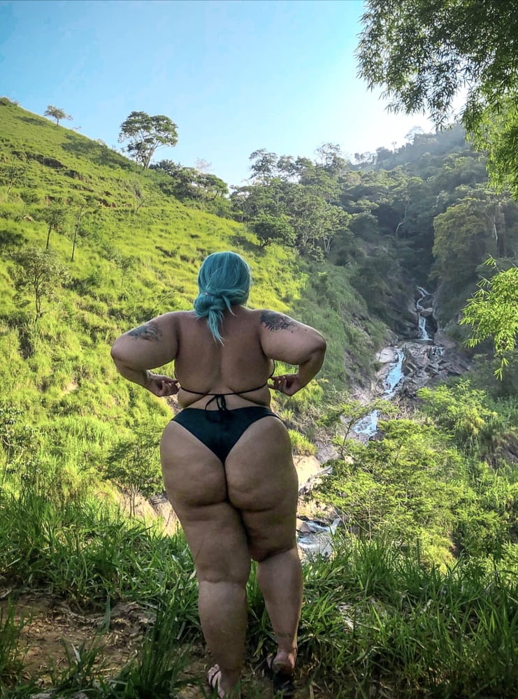 Caderas anchas de las mujeres 322
 #104520805