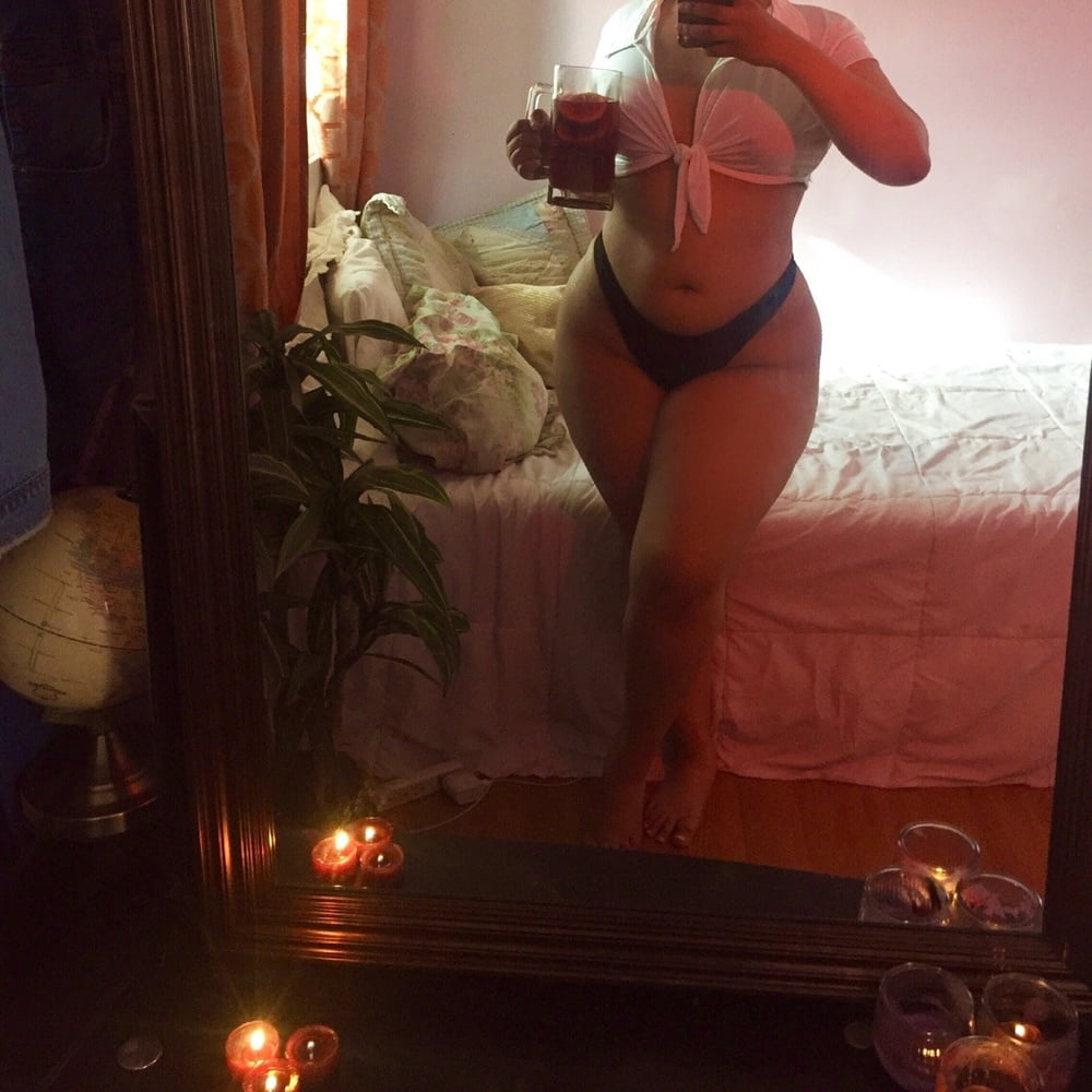 Caderas anchas de las mujeres 322
 #104520831