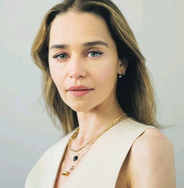 Emilia Clarke nude #107877114