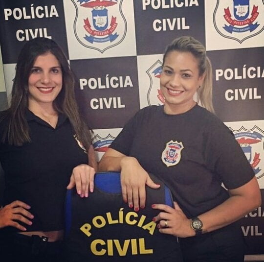 ブラジル人女性警察官
 #96474469